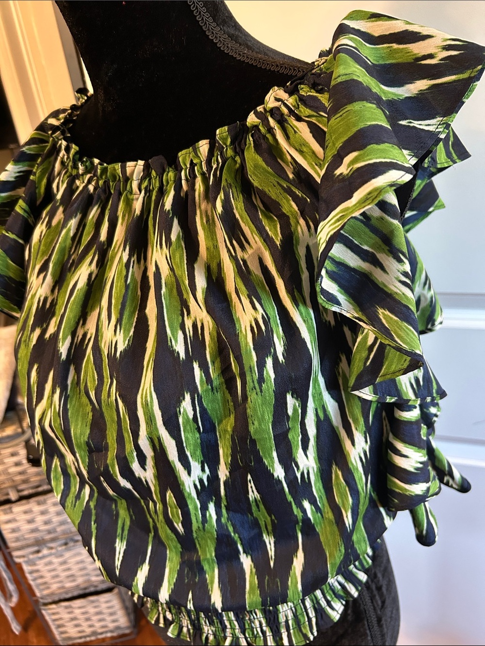 Green Patterned Off-Shoulder Ruffle Top - Picture 3 of 10